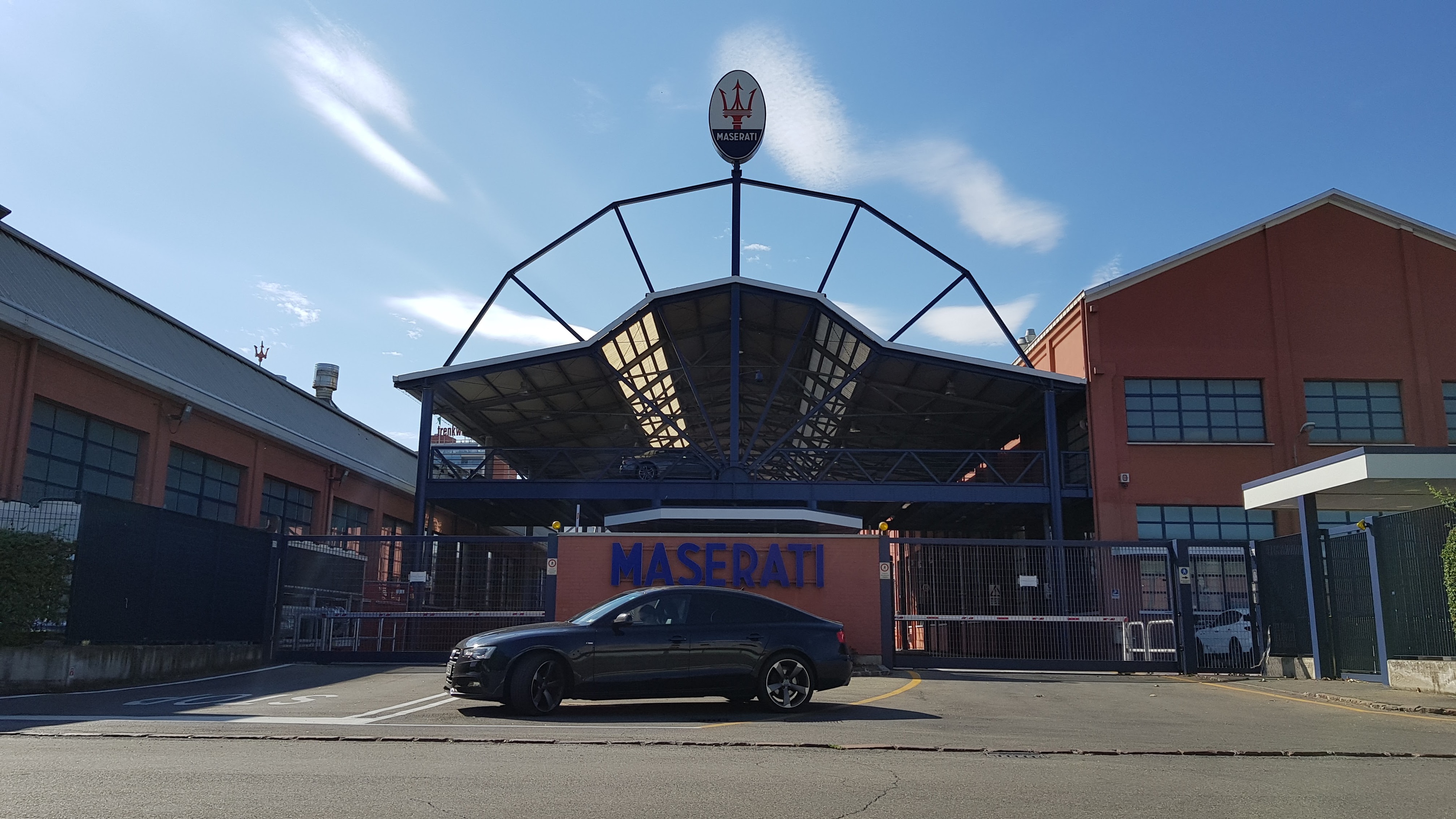 Bilder Vom Maserati Werk In Modena Allgemeines Und News Alfa Romeo Portal Community Und Forum Fur Alfisti Fachforum Reparatur Werkstatt Anleitungen Technik Hilfe Tuning Beratung Verkauf Teile Ersatzteile Treffen Italoecu