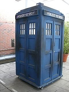 240px-TARDIS2.jpg